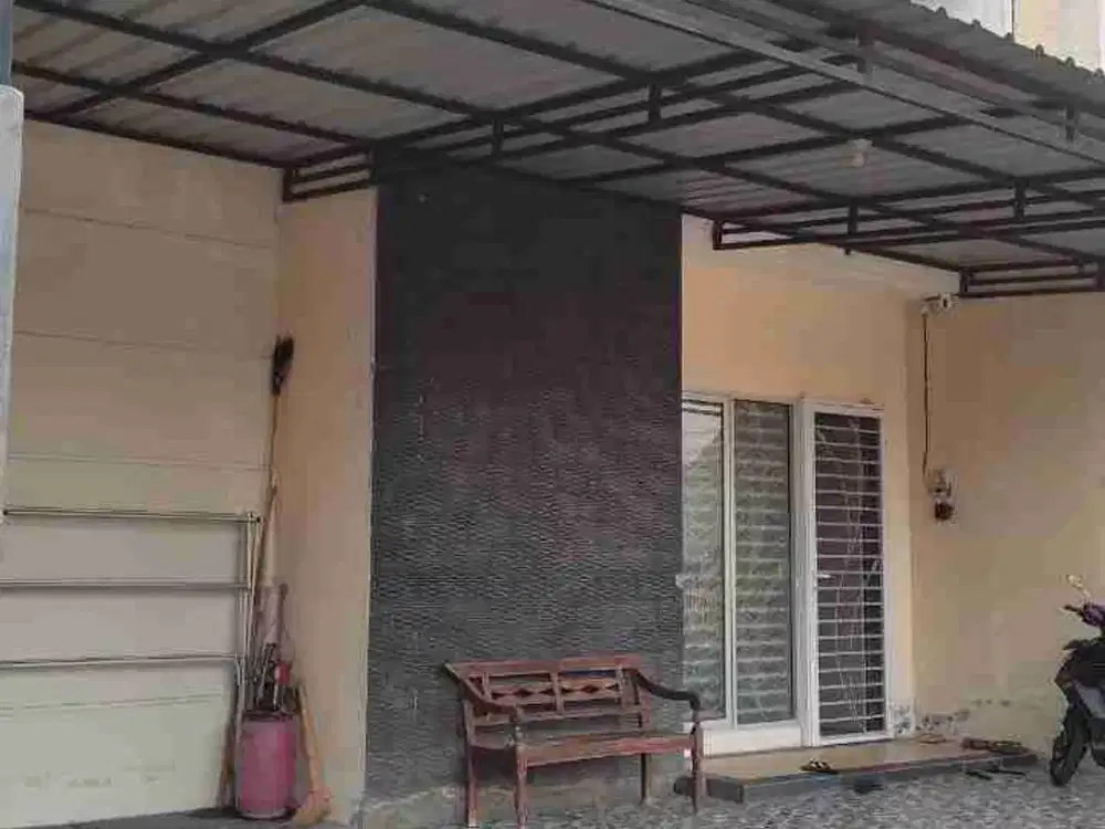 Rumah Cantik 2Lt One Gate di Sukoharjo