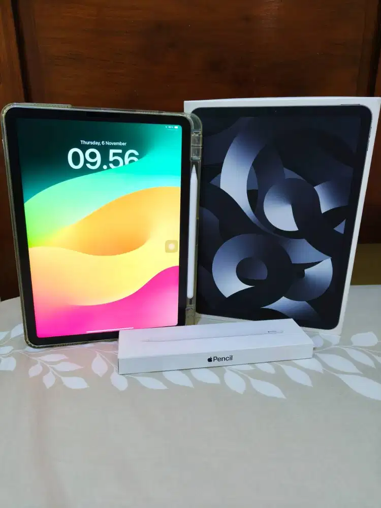 iPad Air 5 (M1) 64GB Space Gray Wifi Only + Apple Pencil 2nd Gen