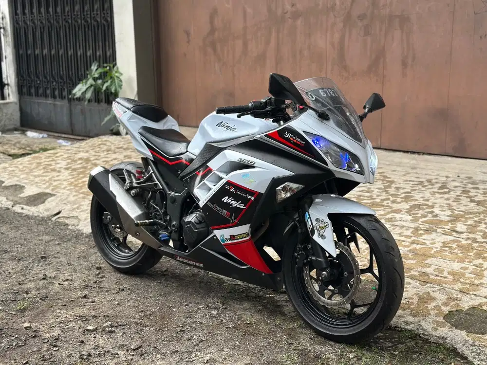 KM 38 Ribu! Antik Ninja 250cc Fi 2014 motor kawasaki moge rr cbr r15