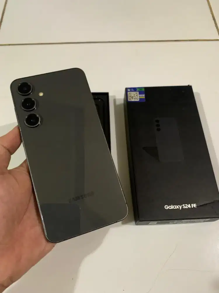 Samsung galaxy S24 fe 8/256gb fullset original garansi resmi no minus