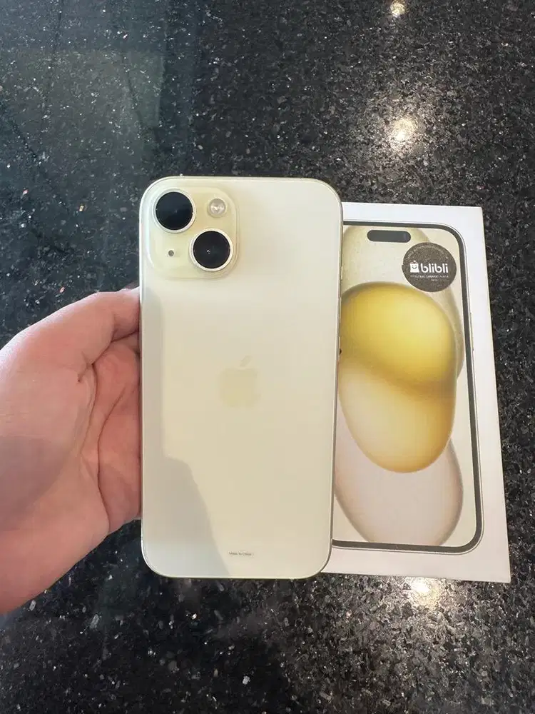 iPhone 15 256gb Yellow ex Garansi Resmi iBox Blibli Fullset