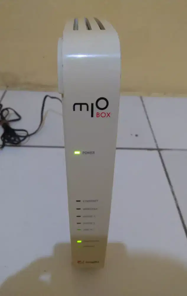 Broadbrand Wifi 2 wire Gateway 2701 HGV-E  DSL.