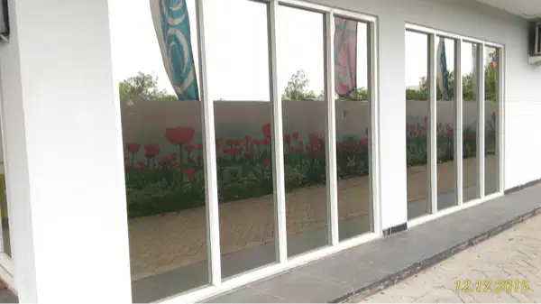 Menerima Pengerjaan Kaca Film dan Sticker untuk segala bidang