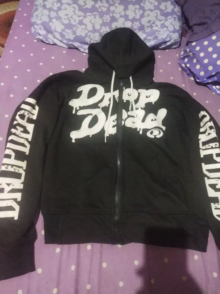 hodie drop dead