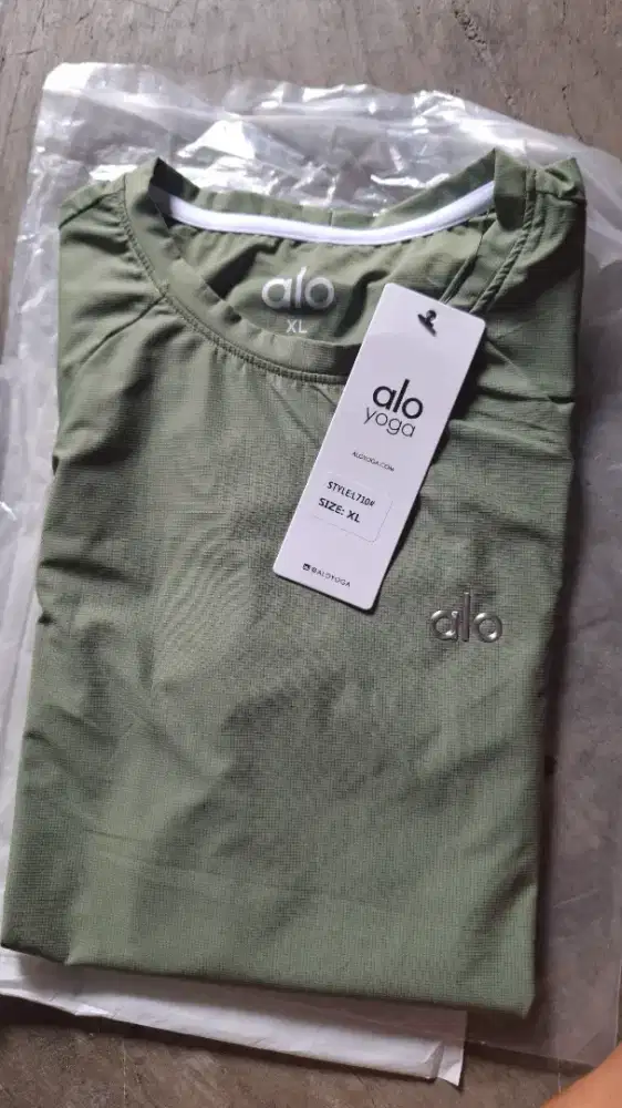 DRY FIT CEWEK ALO YOGA