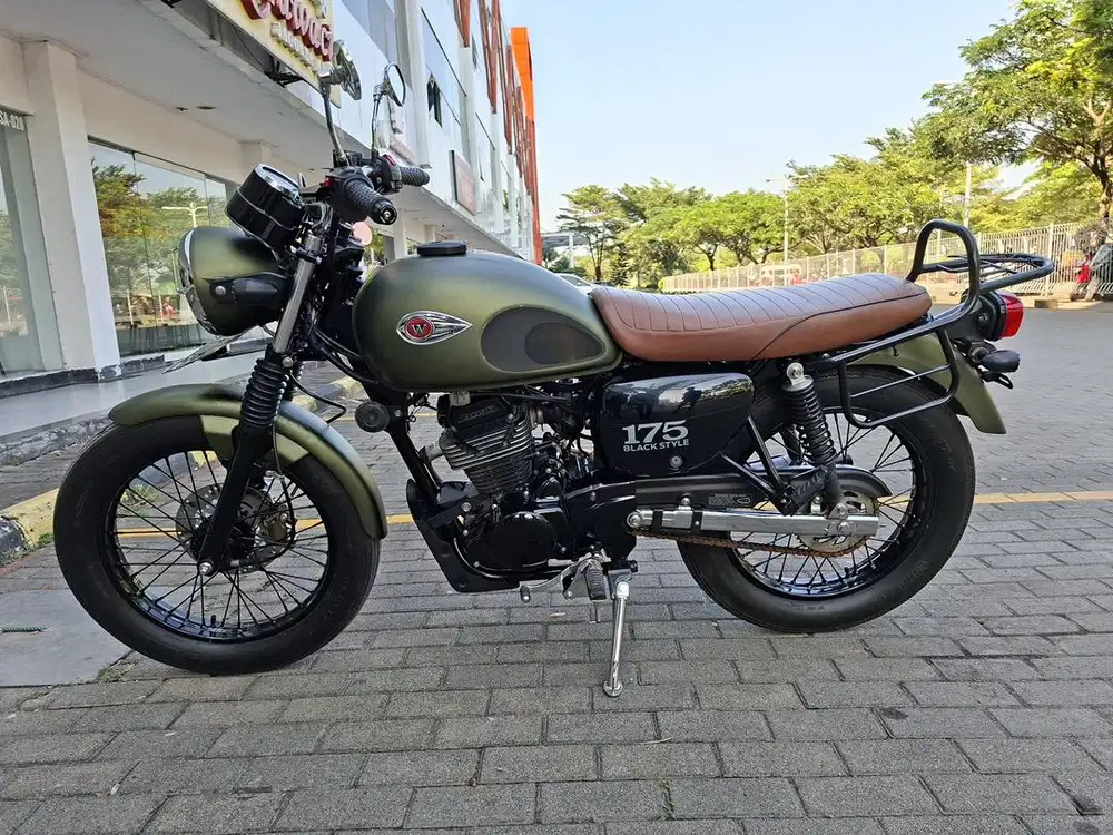 W175 Kondisi Mulus dan Km rendah, Tipe Tertinggi