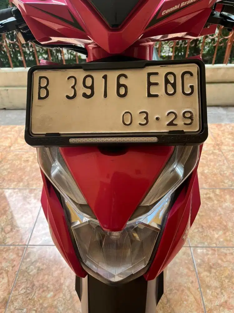 Beat Esp CBS ISS 2019 (Tipe Tertinggi) Hitam Magenta (tipe tertinggi)