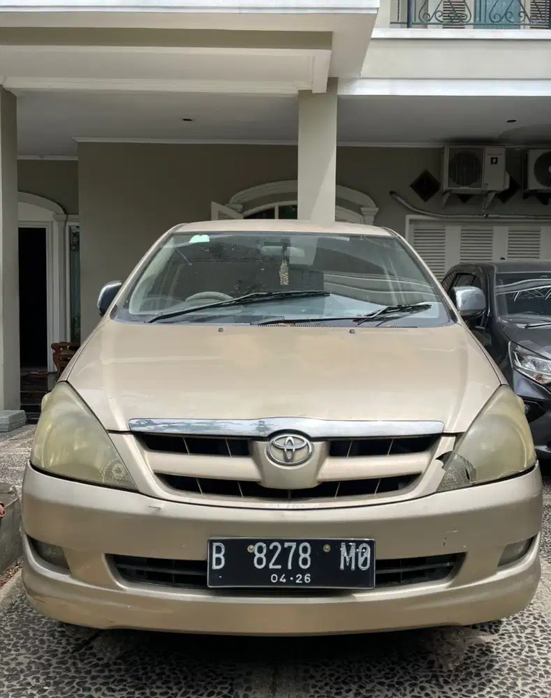 Toyota Kijang Innova 2005 Bensin