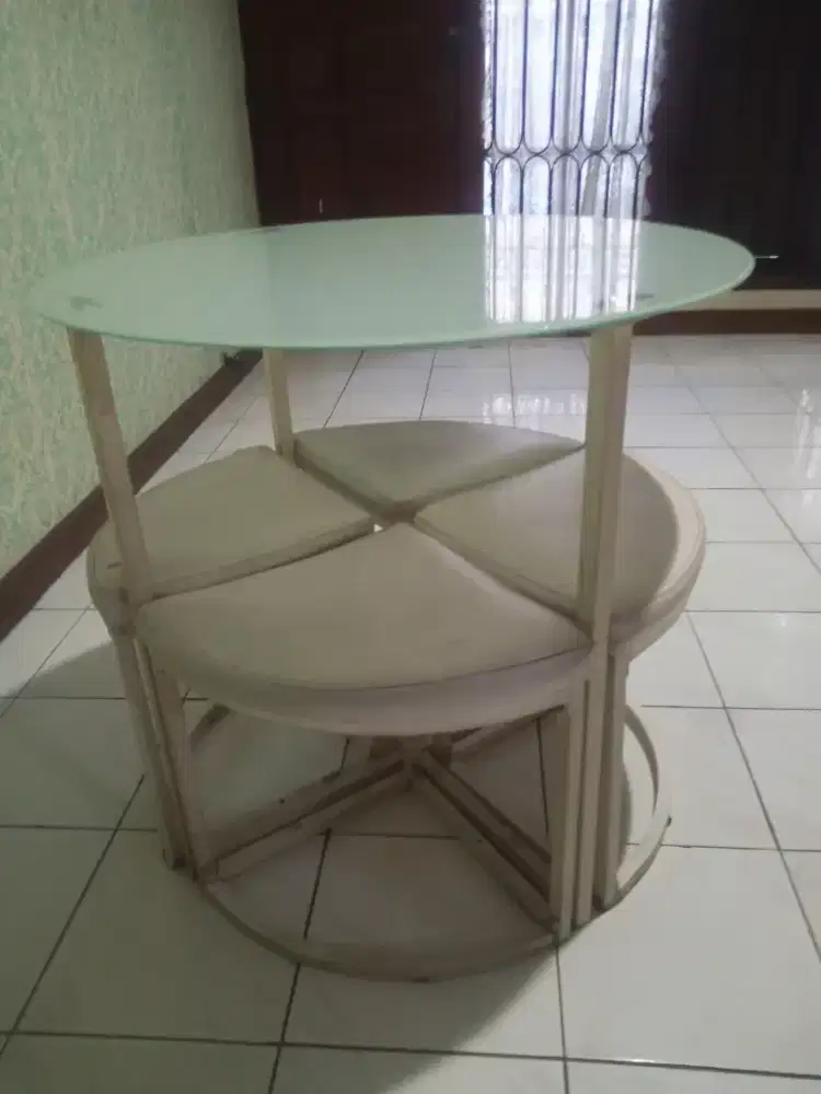Dijual : Meja Makan Kaca Bulat (Diameter : 80cm)