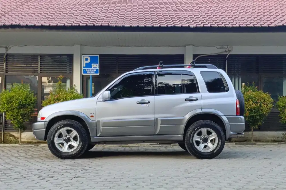 Suzuki Grand escudo 2003 Bensin