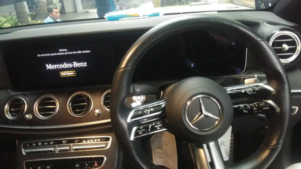 Mercedes-Benz E300 2022 Bensin
