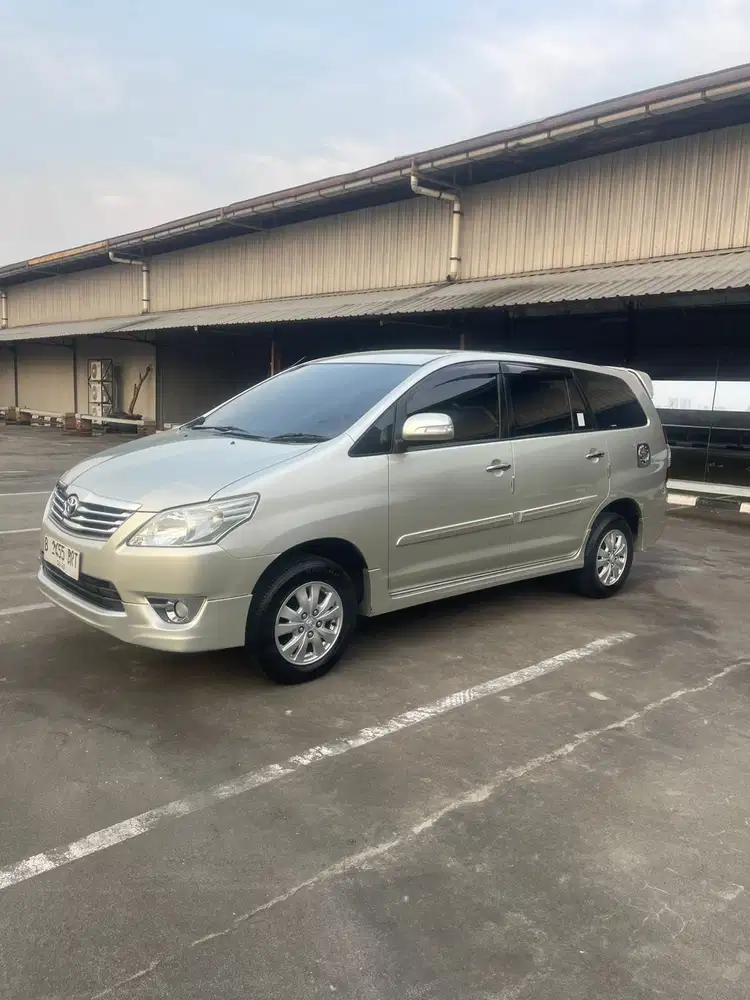 Toyota Kijang Innova 2013 Bensin