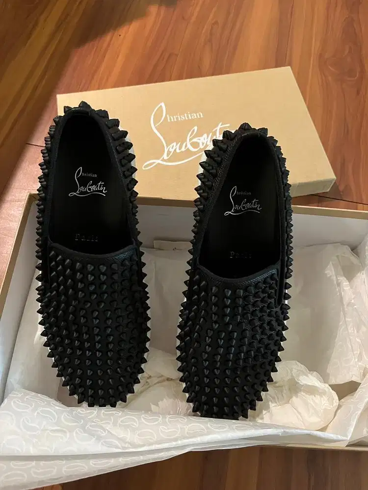 sepatu christian louboutin