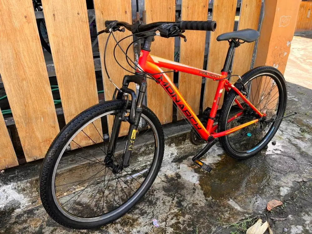 Sepeda Gunung MTB Polygon Monarch M2 merah 26 normal