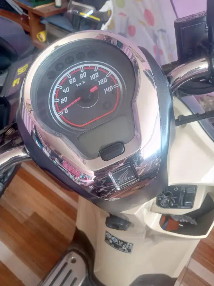 Motor Scoopy sporty tahun 2021