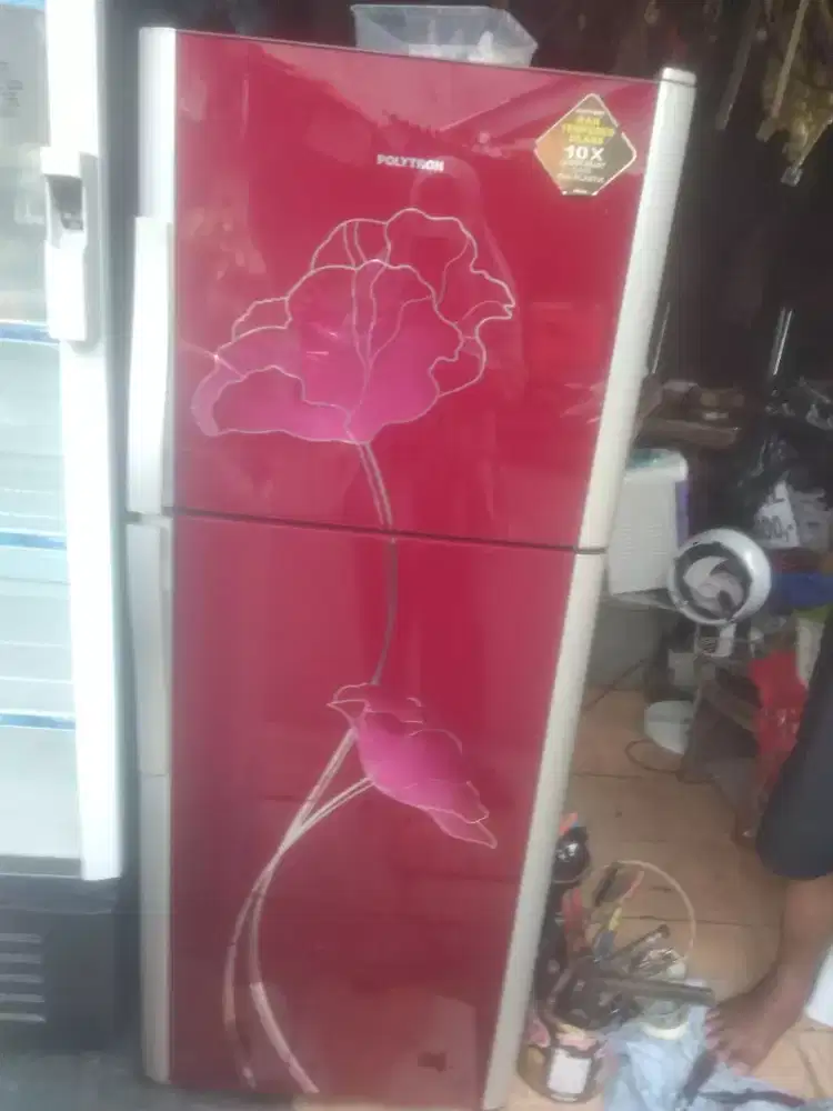 DIJUAL CEPAT KULKAS POLYTRON 2 PINTU SEGERA BISA NEGO