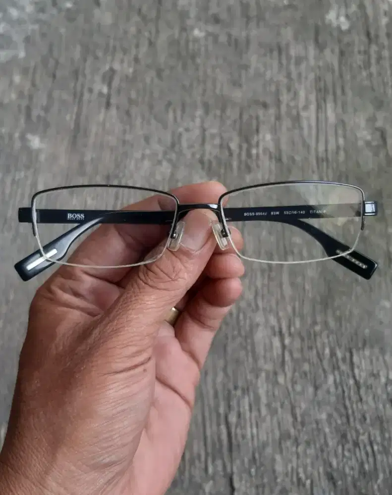 KACAMATA OPTIK HUGO BOSS ORIGINAL TITANIUM