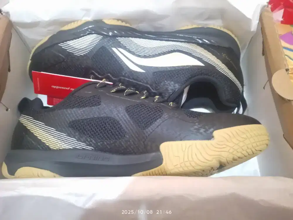 Sepatu Badminton Lining Ranger Lite Z1