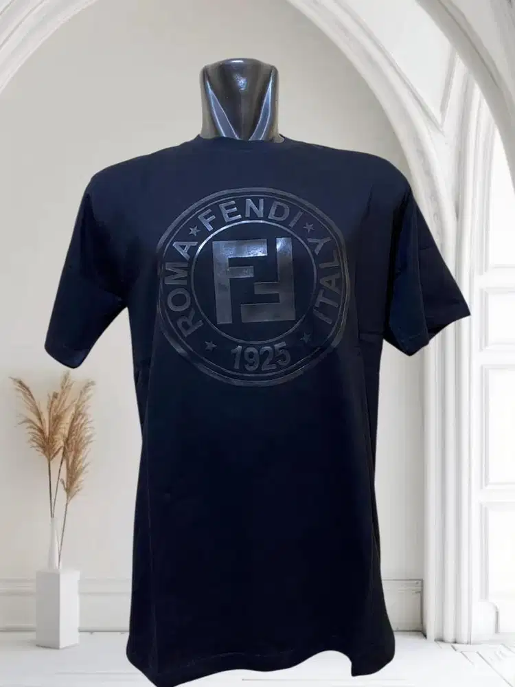 T-shirt pria dan wanita brand FENDI