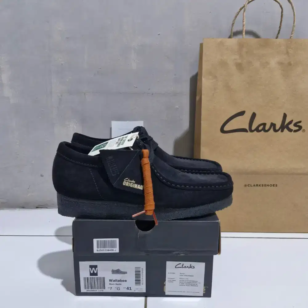 Clarks Wallabee Black Suede Size UK 7 - G - 41 - 25.5CM BARU/BNIB