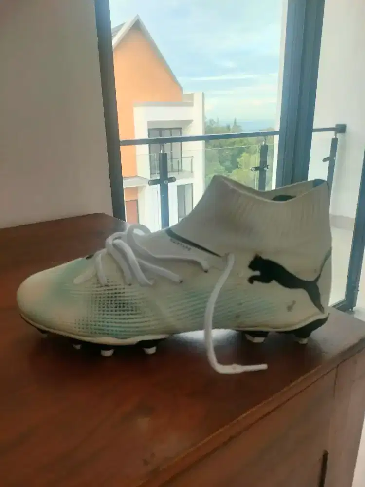 Sepatu Bola Puma