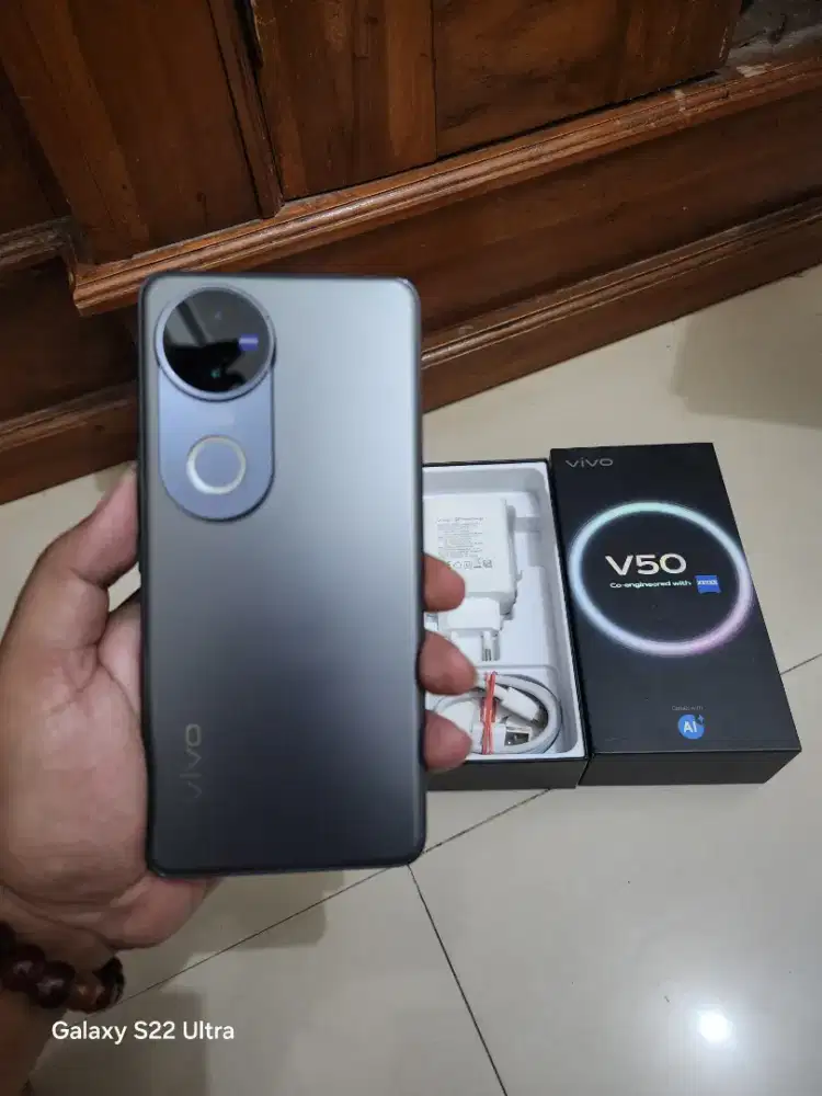Vivo v50 5g ram 12/256 fulset original