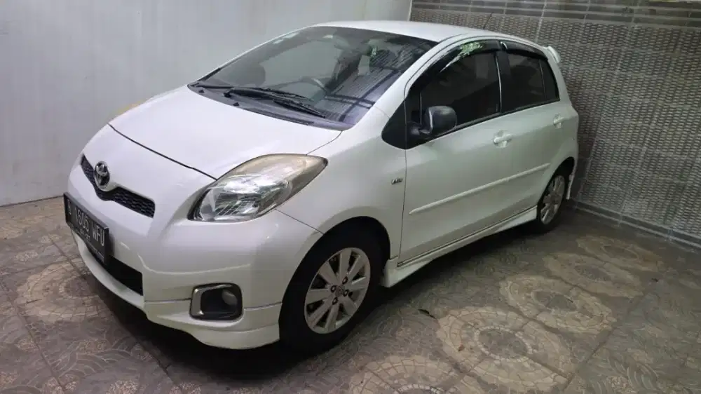 Mobil Yaris S Limited 2012. Trd sportivo