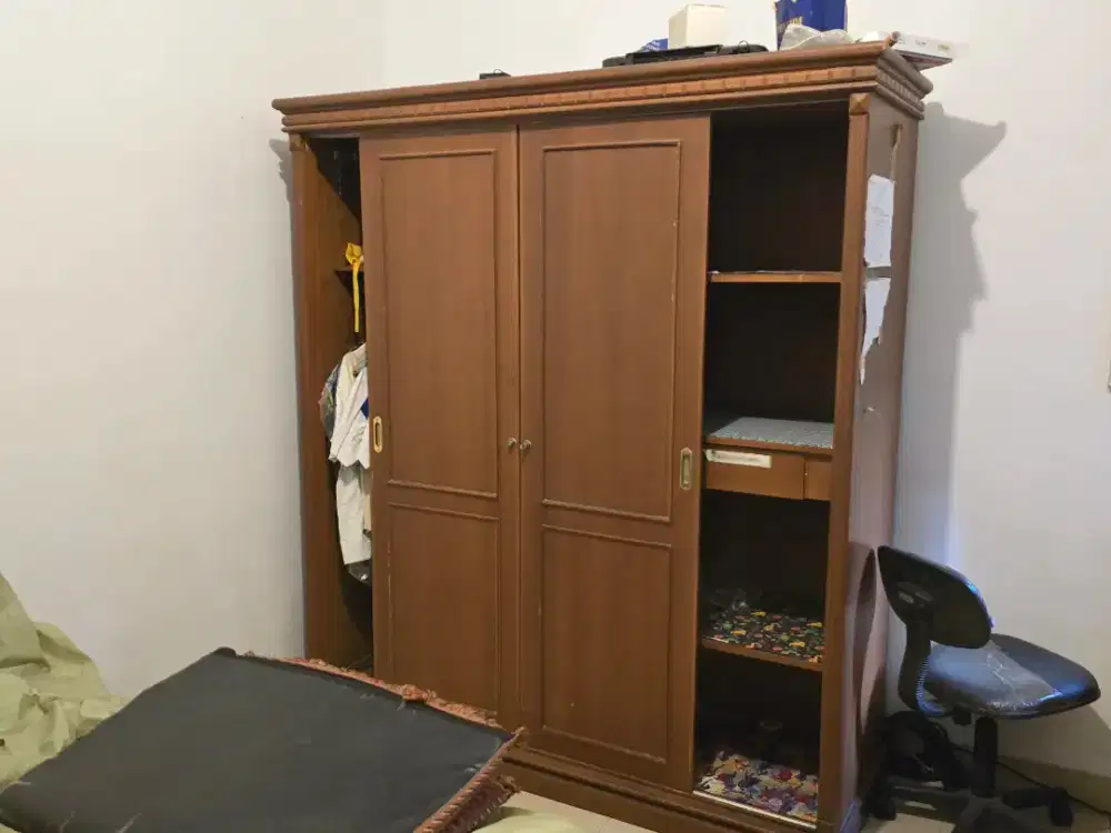 Lemari kayu sliding kokoh