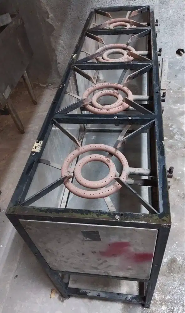 Kompor 4 Tungku Stainless Steel Sambikerep