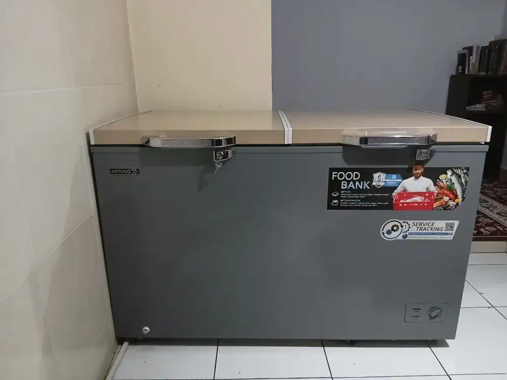 Chest Freezer ARTUGO kapasitas 400 liter, 2 pintu