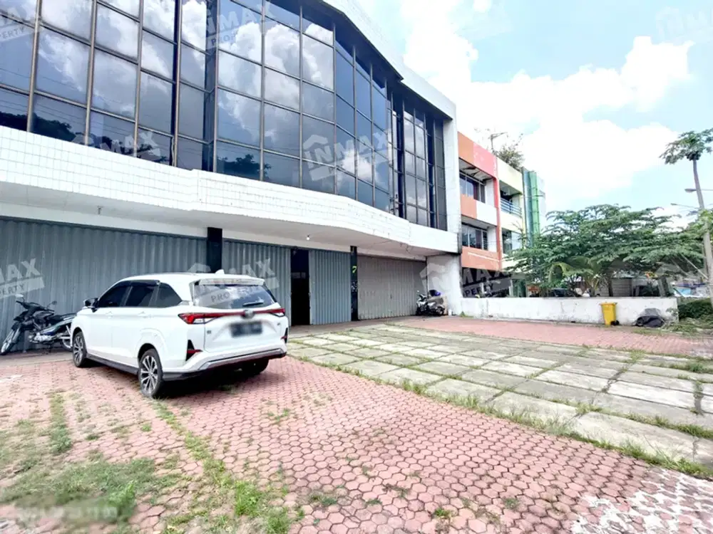 KANTOR DAN GUDANG LUAS DEKAT PASAR BESAR DAN ALUN ALUN KOTA MALANG