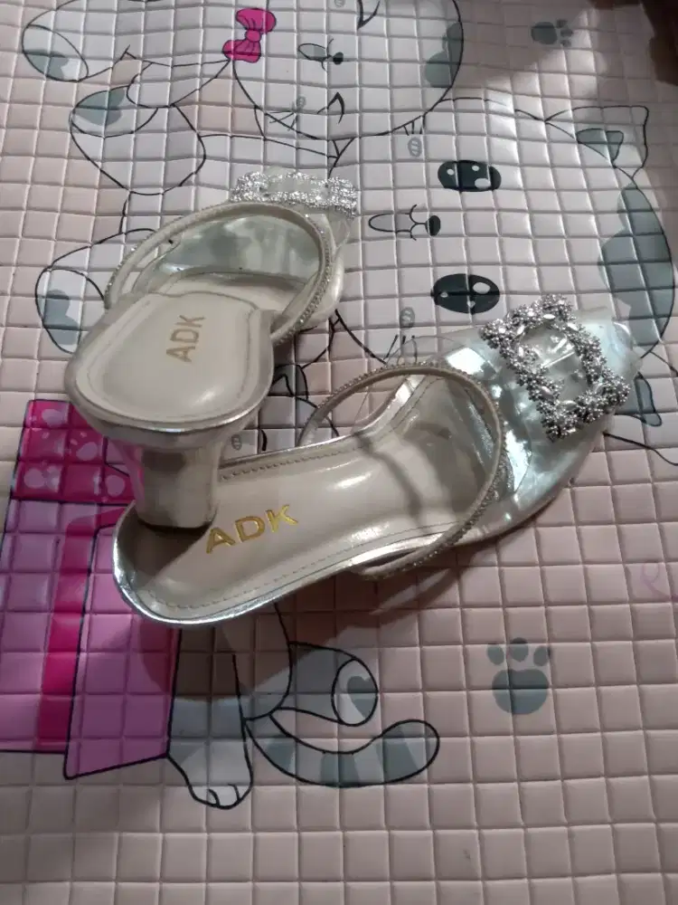 Heels Silver Adk