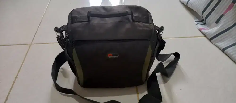 Tas Kamera Camera Bag DSLR Lowepro Format 160