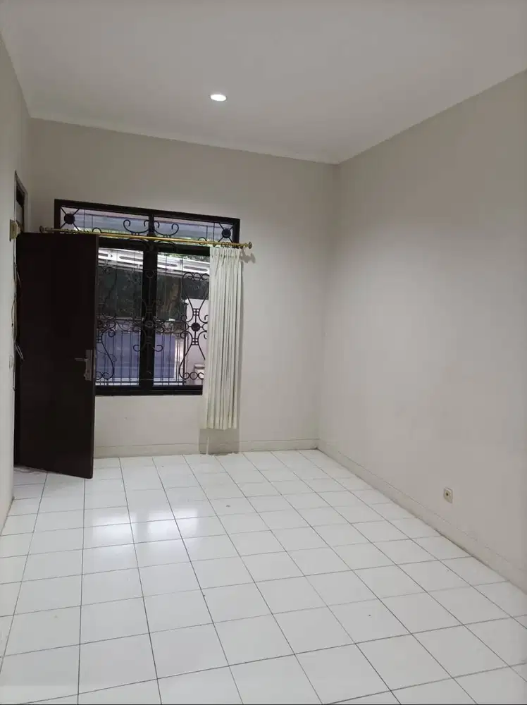 Jual Rumah Murah Rapih siap huni BSD nusaloka Tangerang selatan