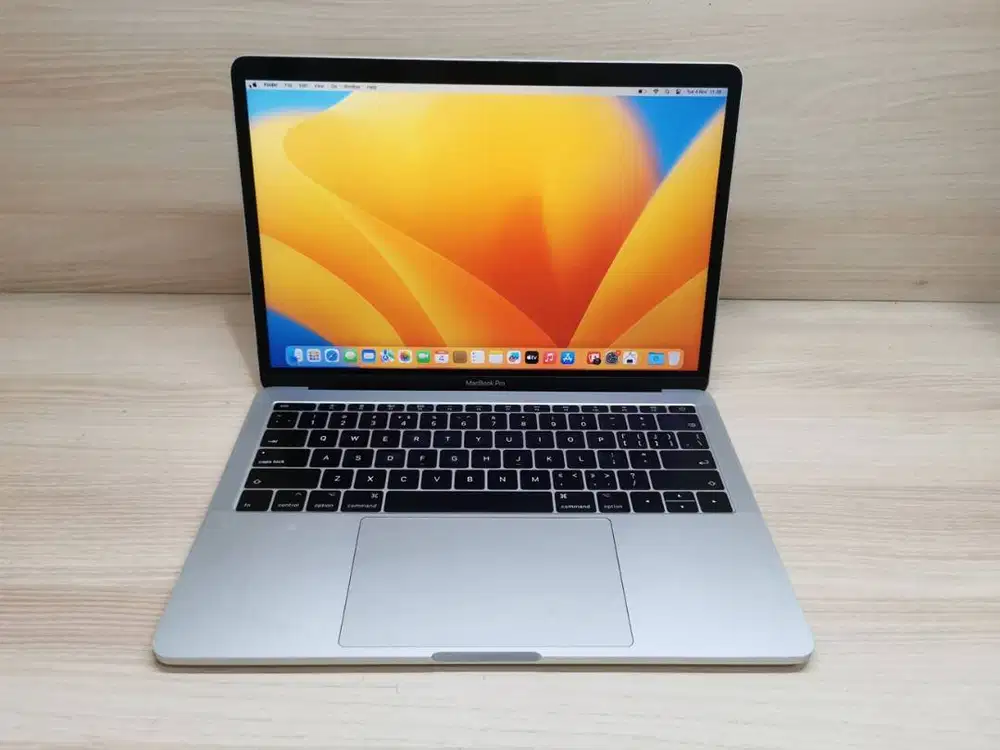 Macbook Pro 2017 13inch Core i5 8GB 256GB