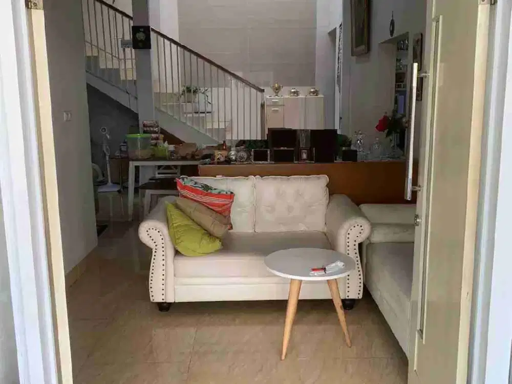 Rumah bagus dan asri di lokasi strategis Bintaro siap huni 0546