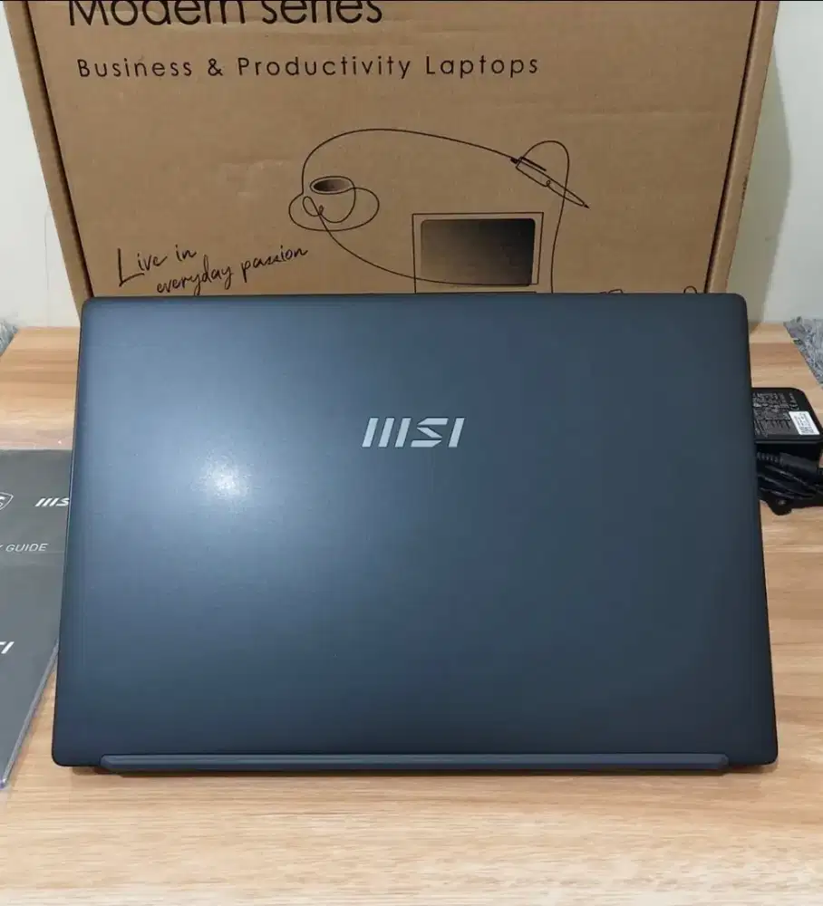 MSI Modern 14J Ryzen 7-7730U Ram 16GB ssd 512GB fulsett brg muluss