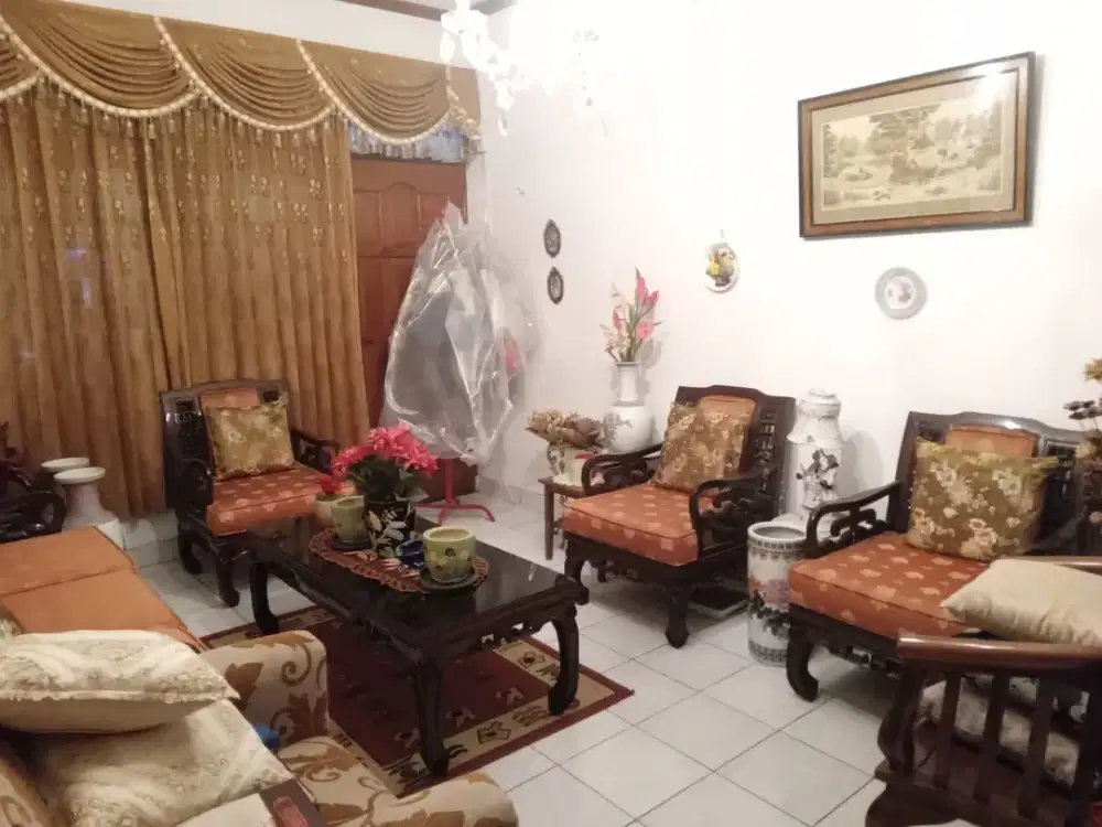 Rumah Klasik di Bandung Utara Komplek Bukit Dago dekat Kampus Unpad ITB