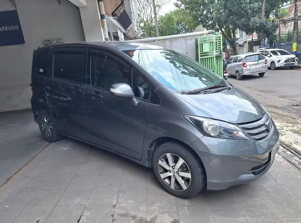 HONDA FREED PSD 1.5 E AT 2011 MATIC