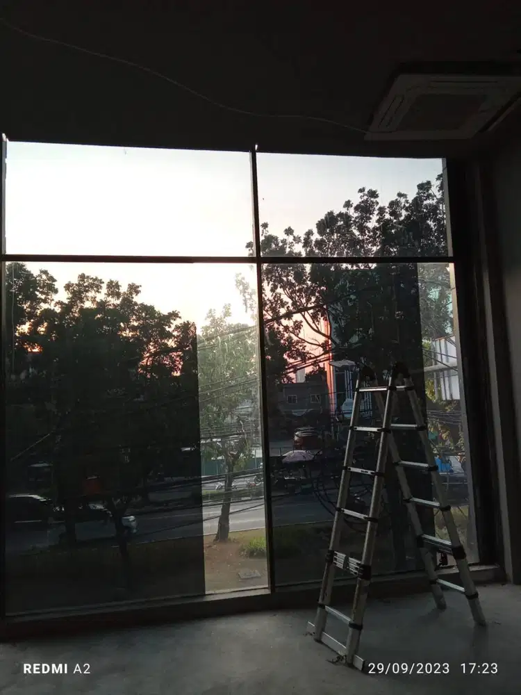 Jasa Pasang Sticker Kaca Film - kaca film Riben