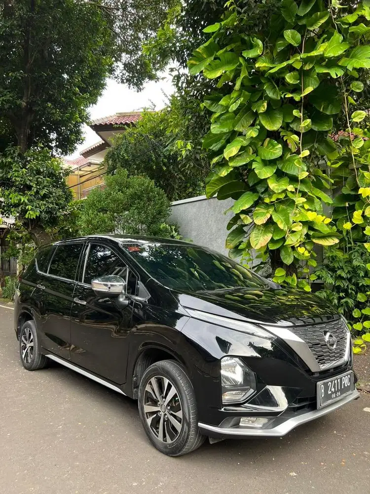 Dijual Nissan Livina VL AT