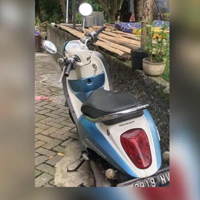 Di jual motor Scoopy 2012