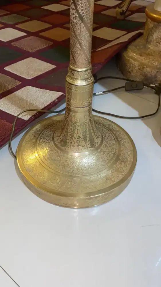 JUAL CEPAT LAMPU STANDING EROPA RANGKA KUNINGAN TINGGI 2,3 METER