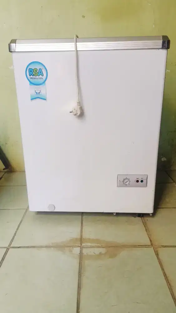 Jual frezer bekas merk GEA