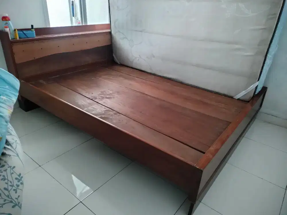 Ranjang Queen size