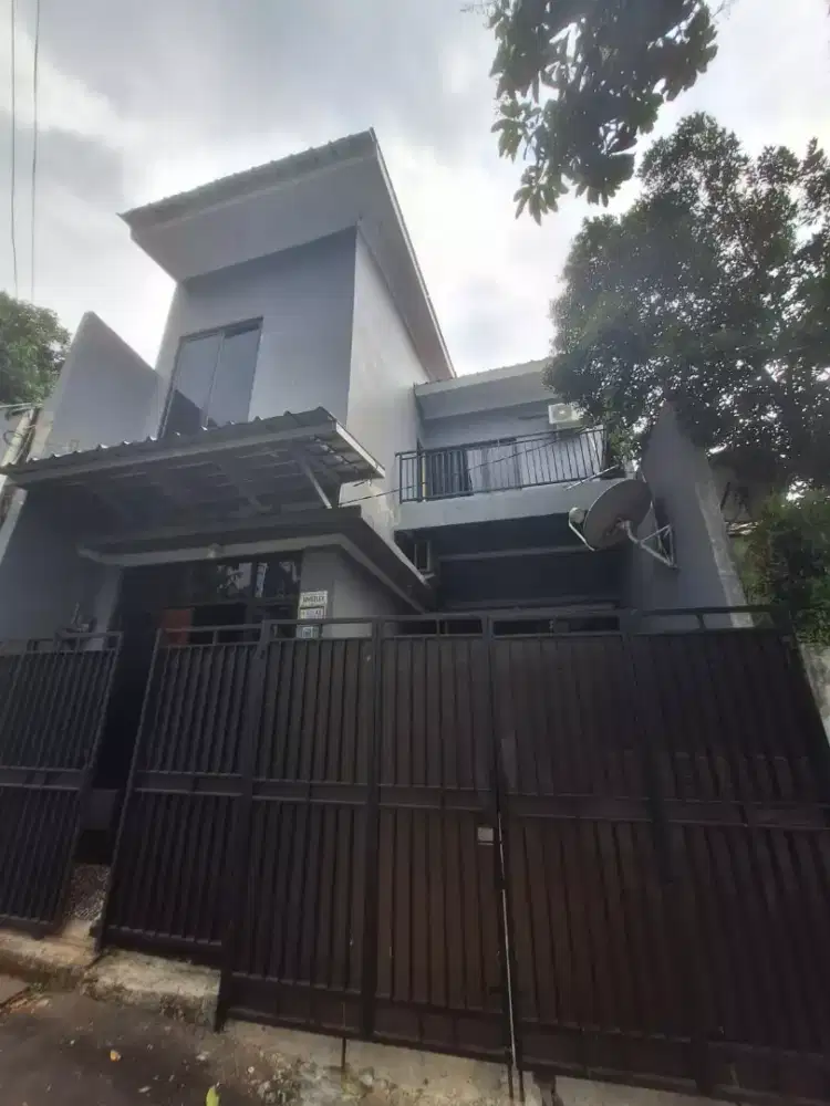 Jual Rumah 2 lantai siap huni
