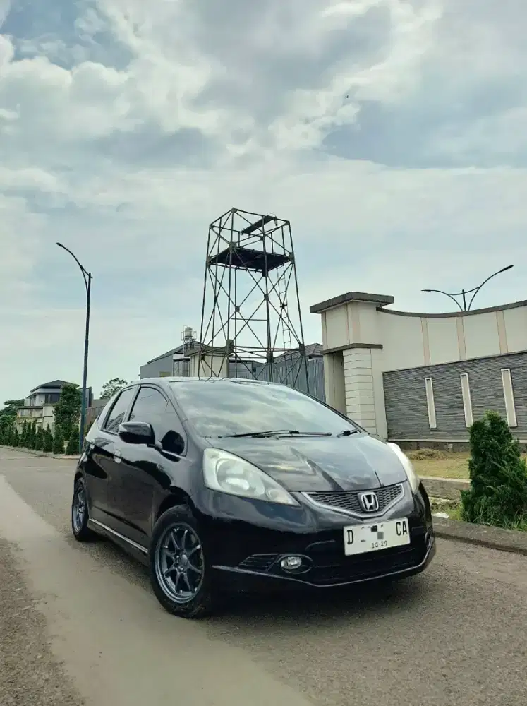 TDP 19 JT!! HATCHBACK NYAMAN. JAZZ RS MATIC 2008 MULUS & TERAWAT