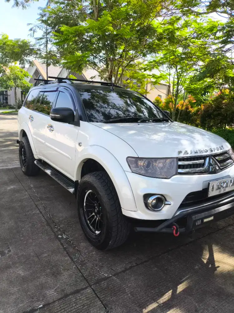 Pajero Sport Exceed 2.5 Solar Racing