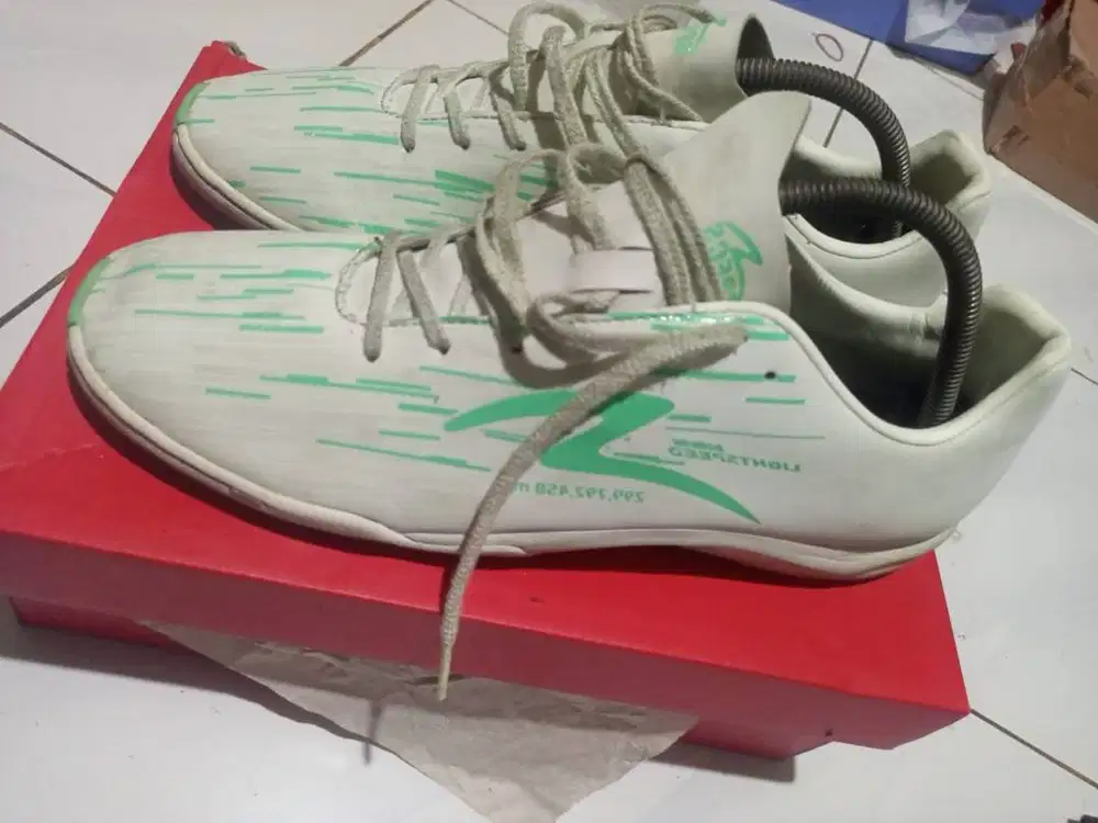 sepatu futsal specs lightspeed reborn