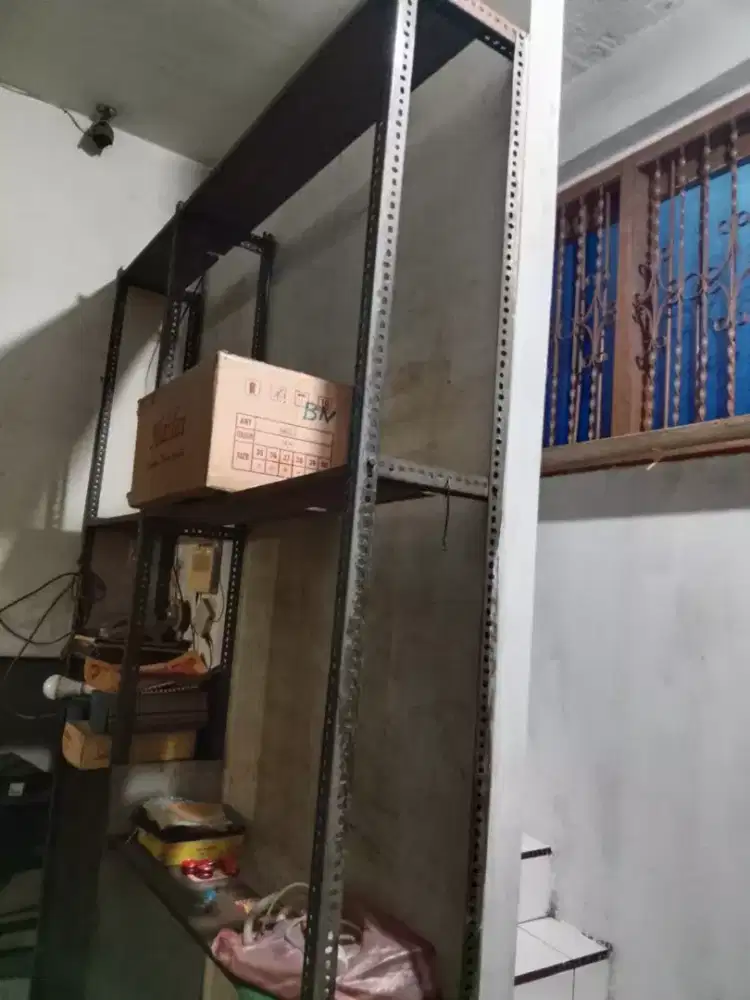 Rak besi siku bolong2.brong kilo